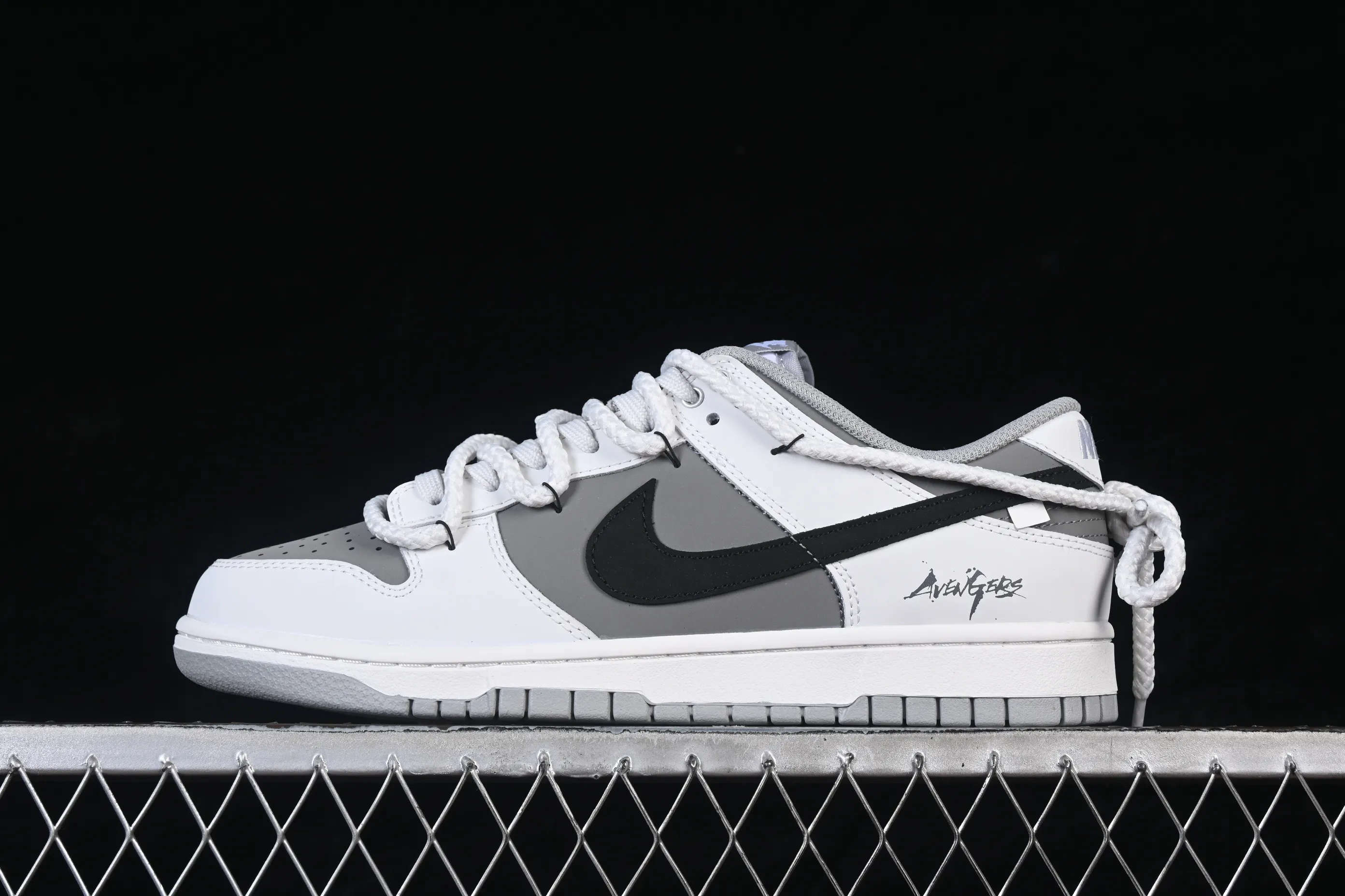 All categories Nk SB Dunk Series Nk SB Dunk Low High-end customized low-top sneakers Nike SB Dunk Low straps Anniversary high-end customized low-top casual sneakers WG0510-061